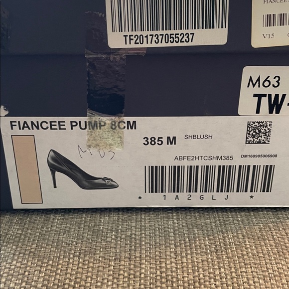 Louis Vuitton Patent Leather Fiancée Pumps With Box - Picture 15 of 16